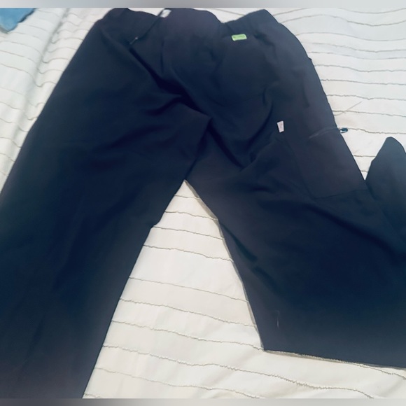 Women’s medium couture activate collection pants - Picture 3 of 5